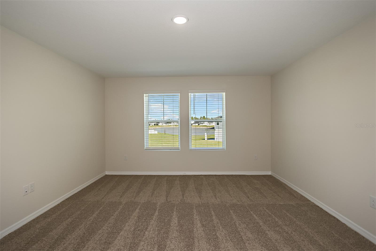 15213 Maude Landing Loop Property Photo 4