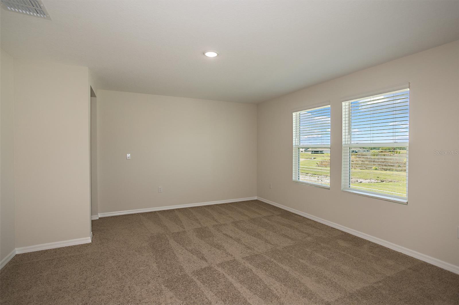 15213 Maude Landing Loop Property Photo 5