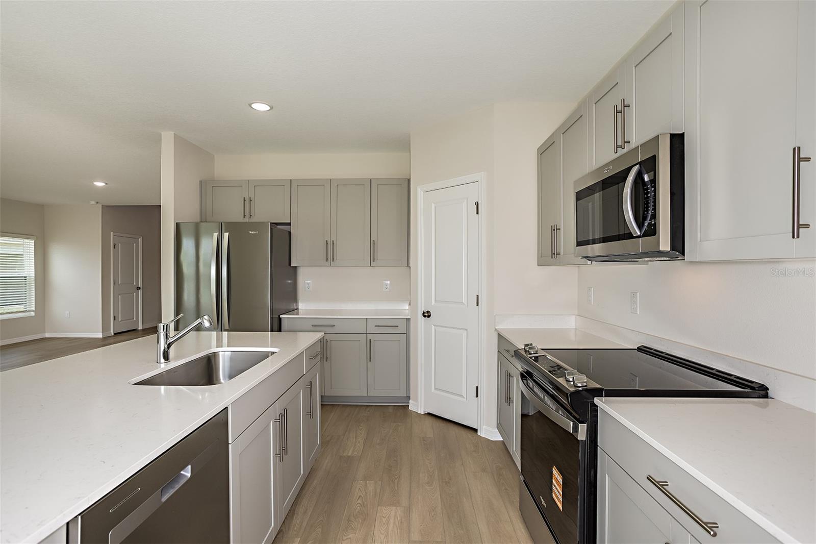 15213 Maude Landing Loop Property Photo 11