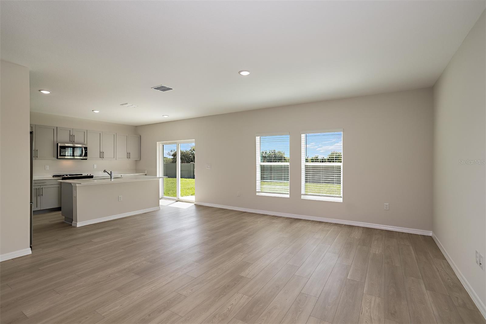 15213 Maude Landing Loop Property Photo 13