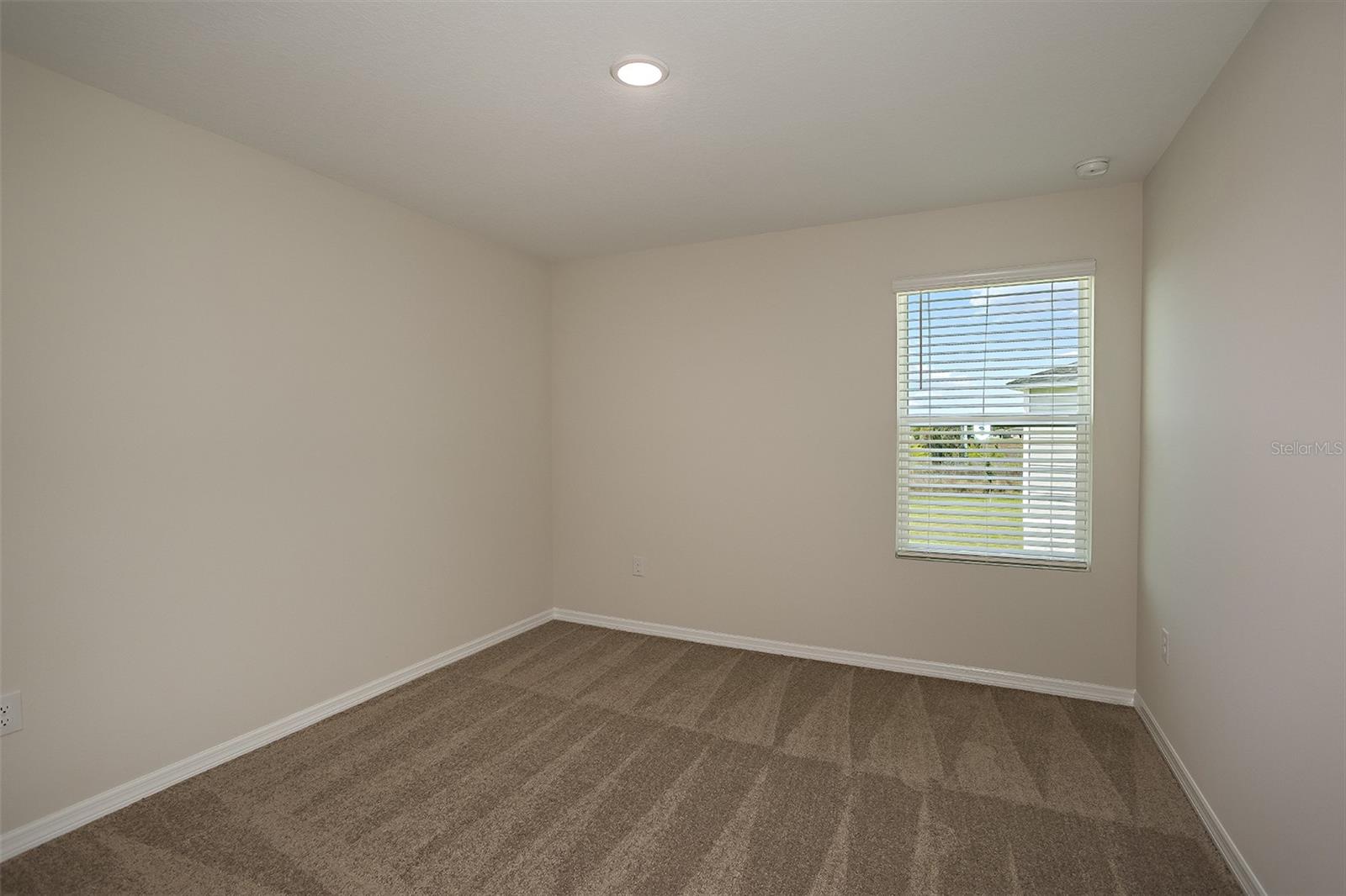 15213 Maude Landing Loop Property Photo 18