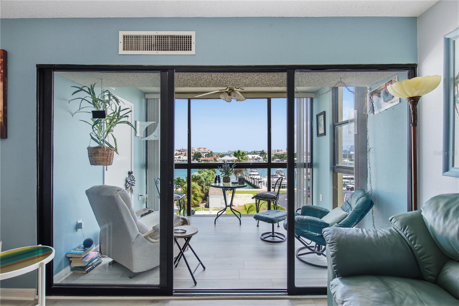 800 S Gulfview Blvd #403 Property Photo 11