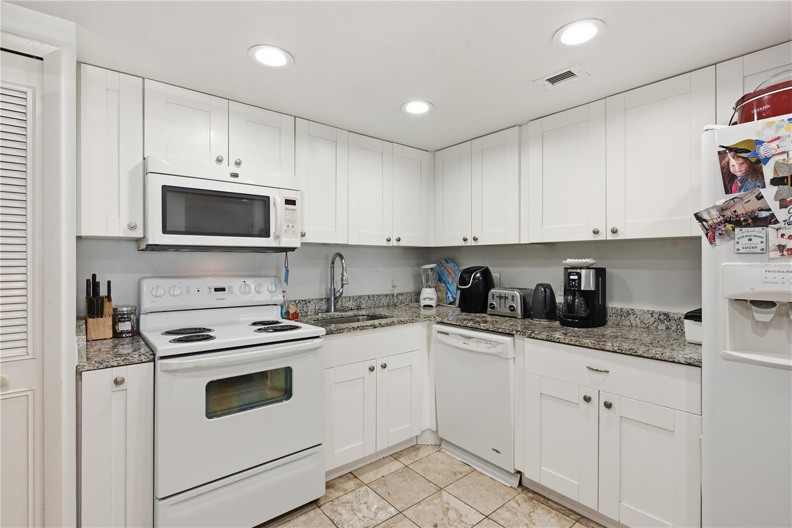 800 S Gulfview Blvd #403 Property Photo 21