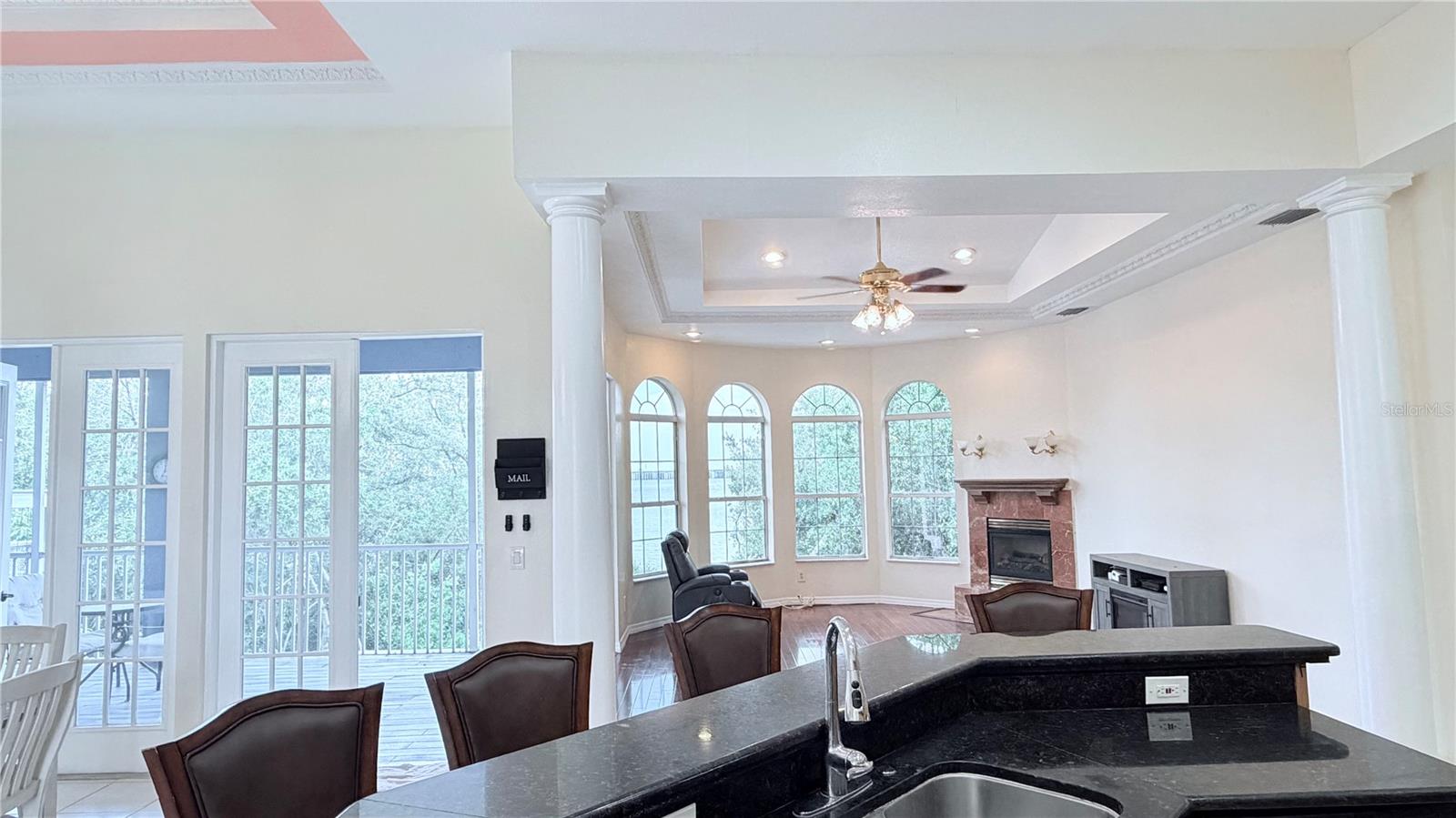3187 Shoreline Dr Property Photo 6