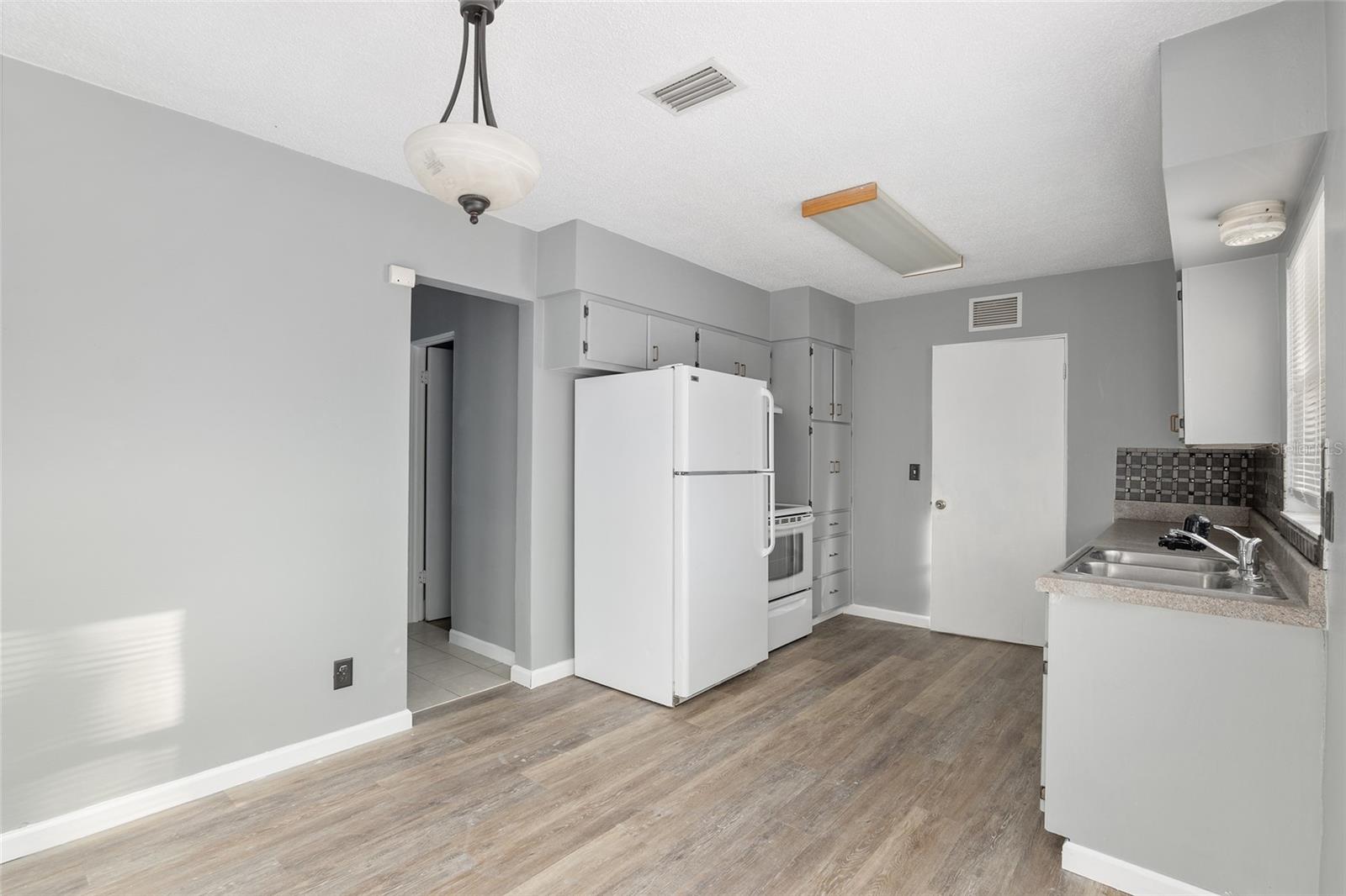 2821 Ne 17th Ter Property Photo 16
