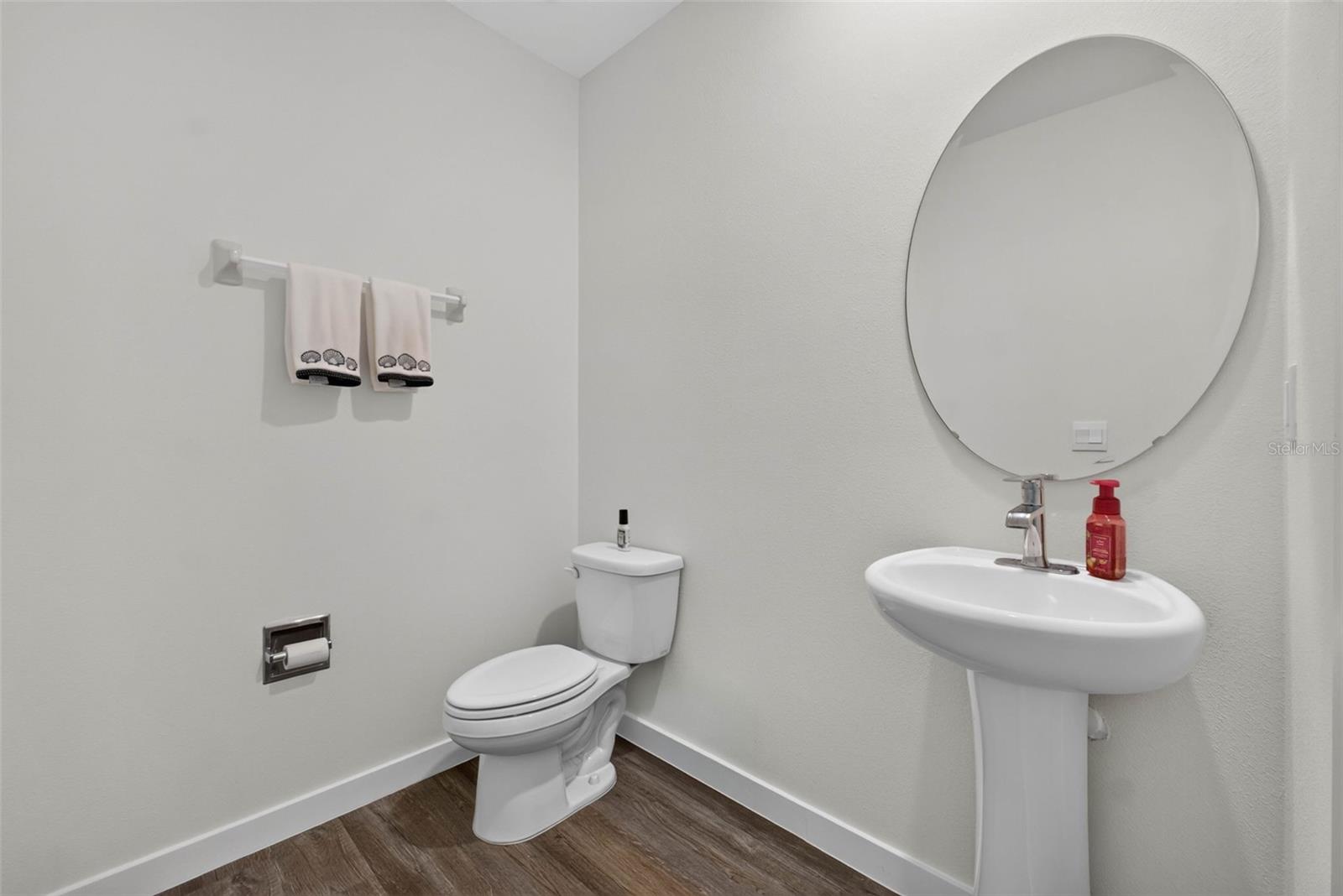 9744 Crescent Ray Dr Property Photo 25