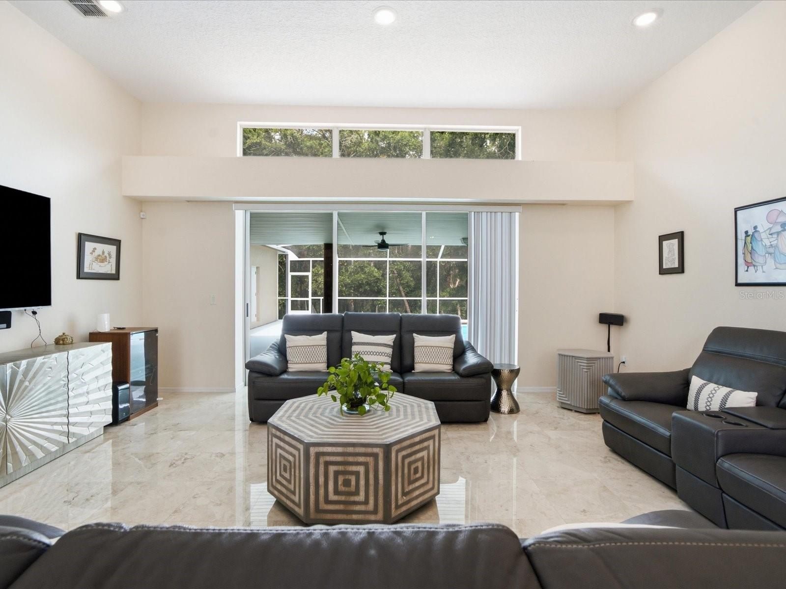 18621 Avenue Capri Property Photo 14