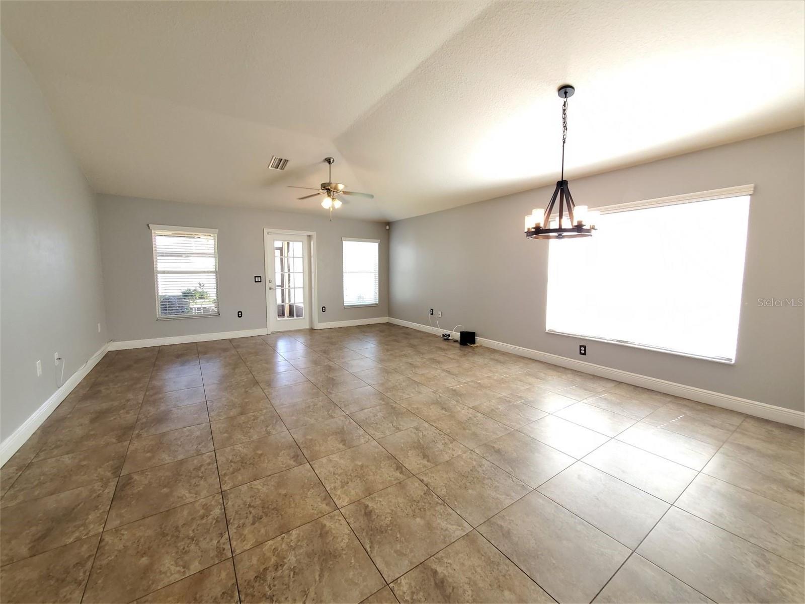 10737 Standing Stone Dr Property Photo 4