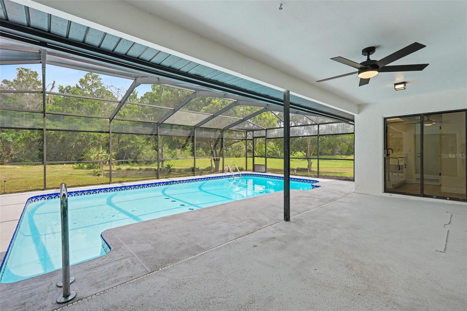 6444 Crowley Ct Property Photo 3