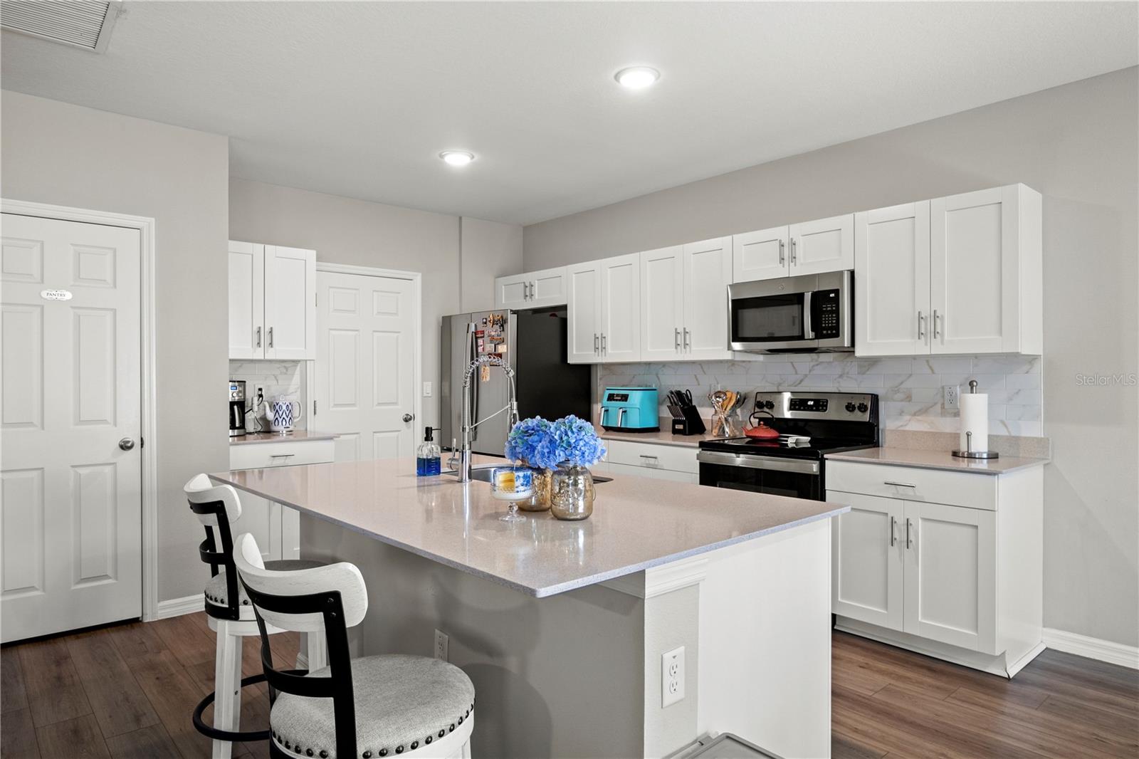 7580 Freesia Trce Property Photo 8