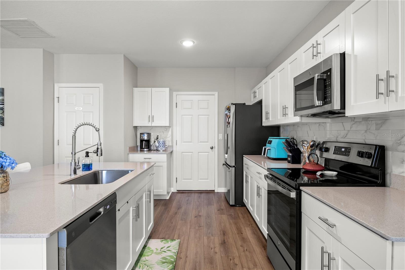 7580 Freesia Trce Property Photo 9