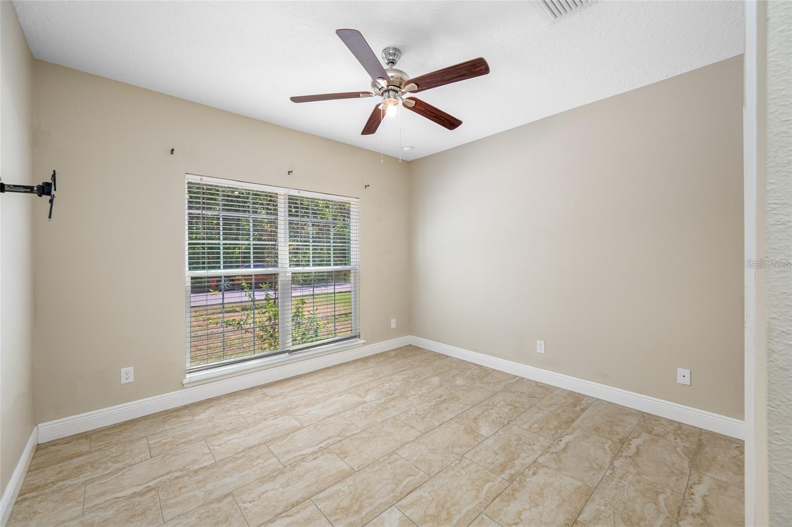 230 Clayton St Property Photo 5
