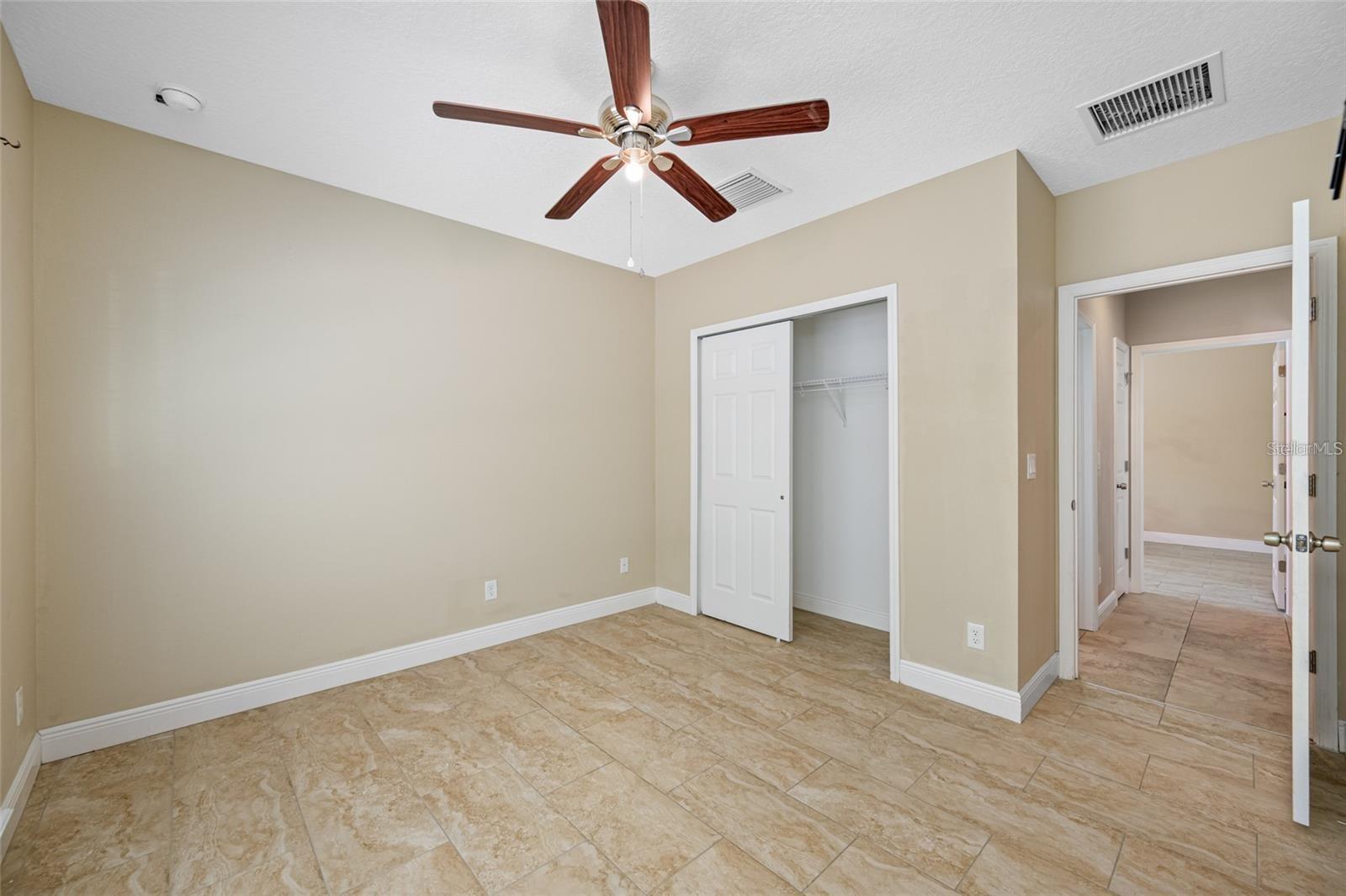 230 Clayton St Property Photo 6