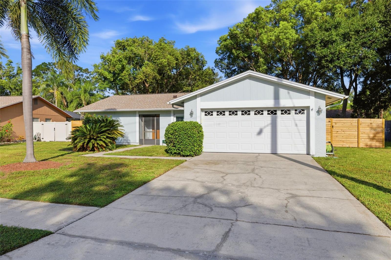 15906 Crying Wind Dr Property Photo 3