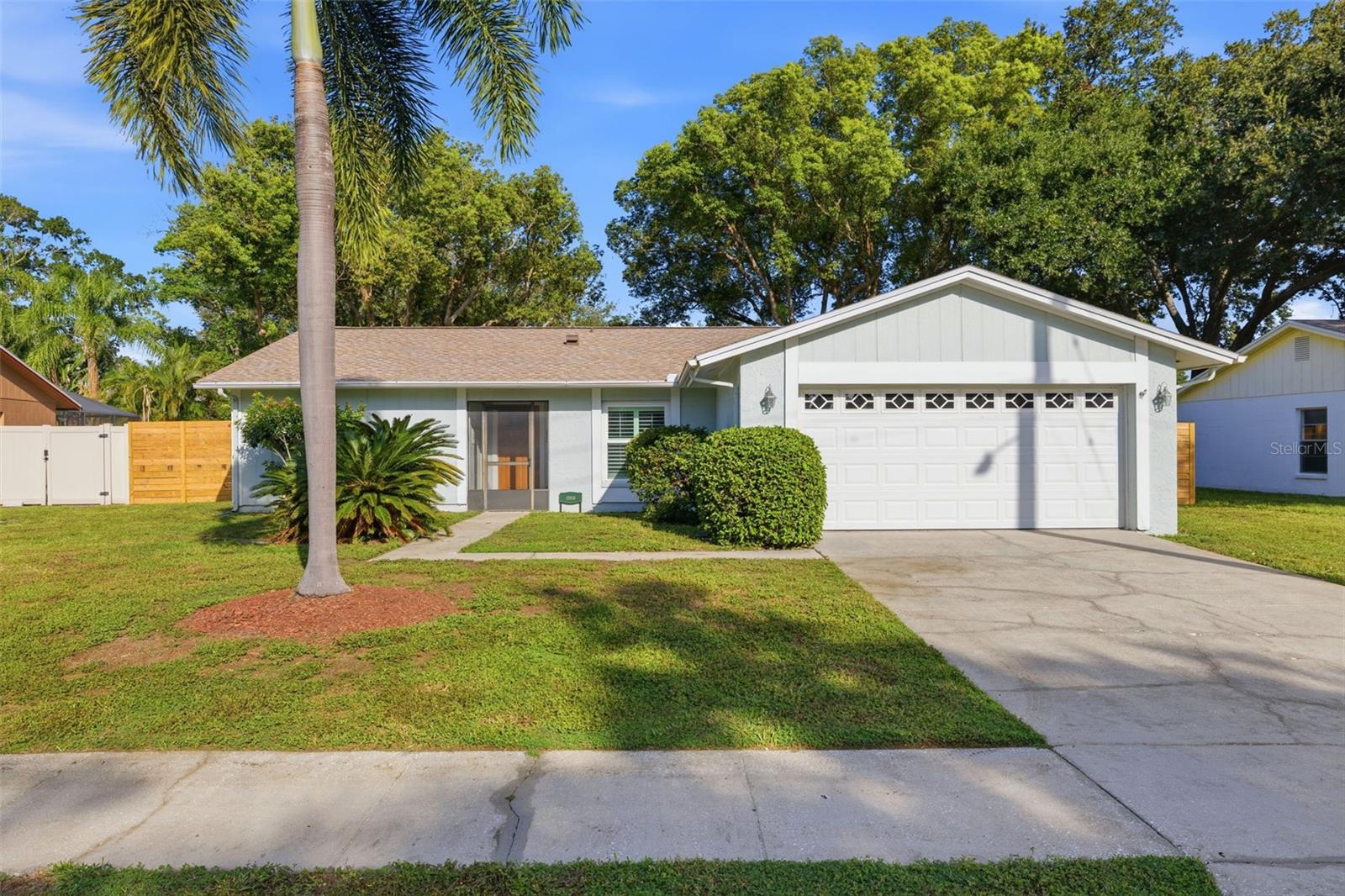 15906 Crying Wind Dr Property Photo 4