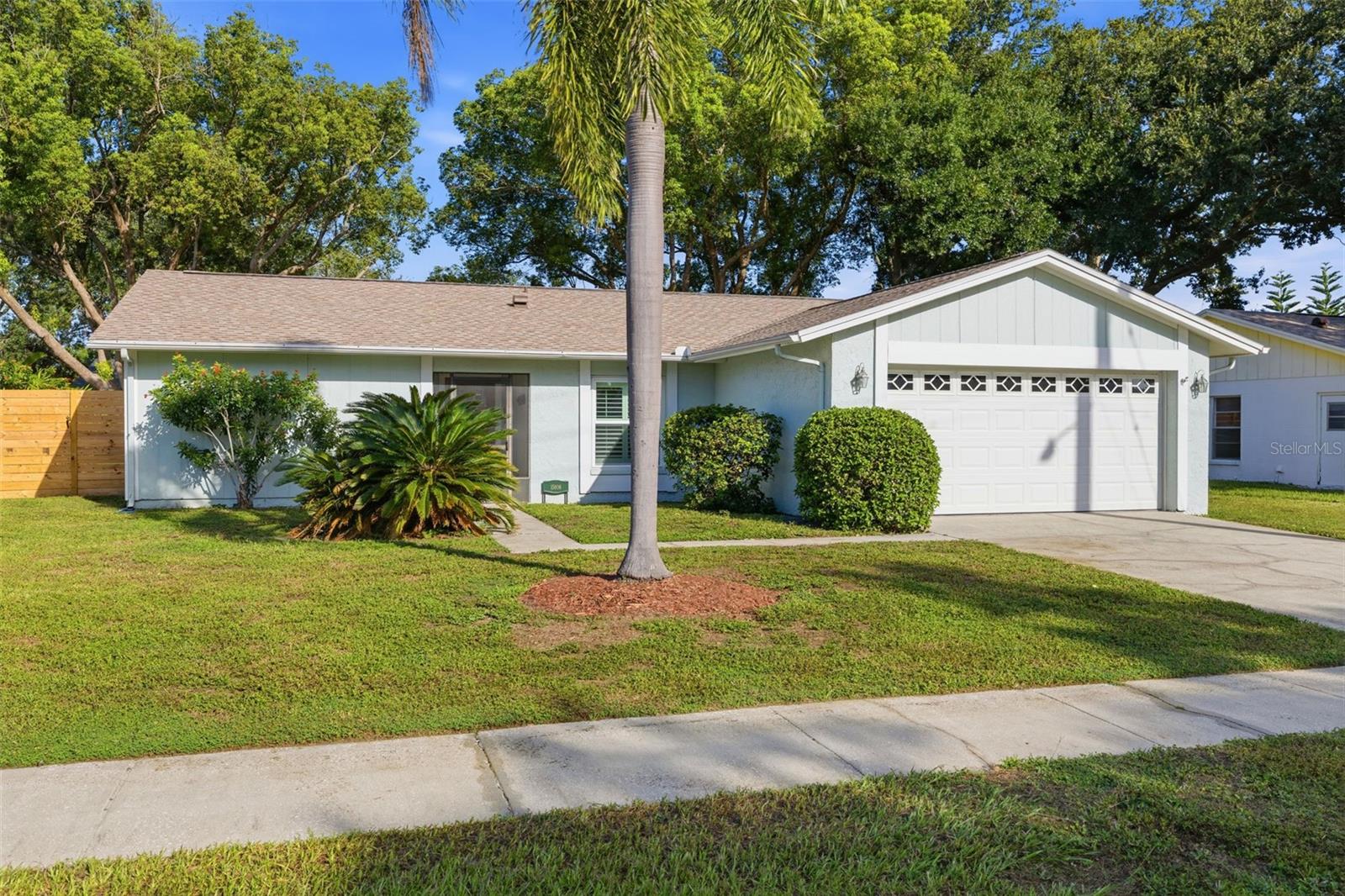 15906 Crying Wind Dr Property Photo 5