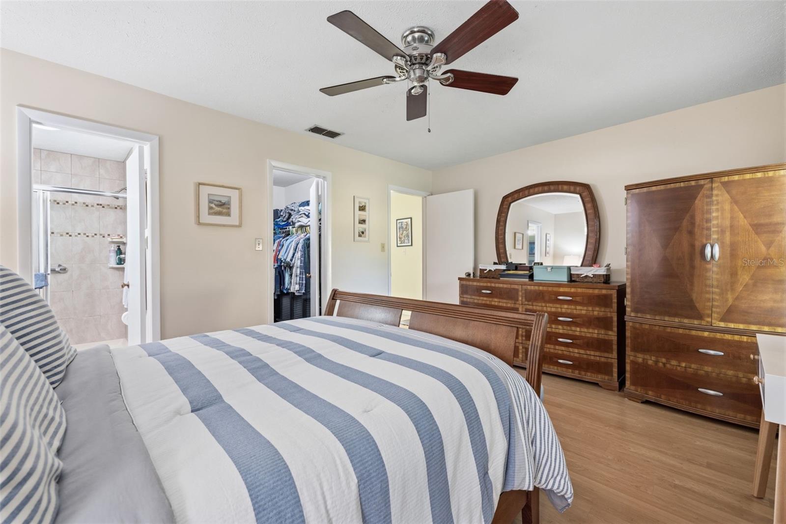 15906 Crying Wind Dr Property Photo 14