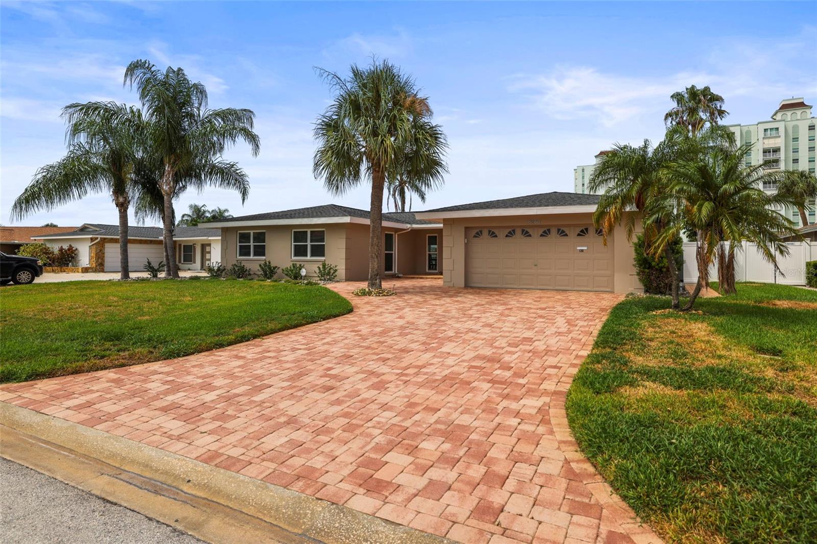 6360 2nd Palm Pt Property Photo 3