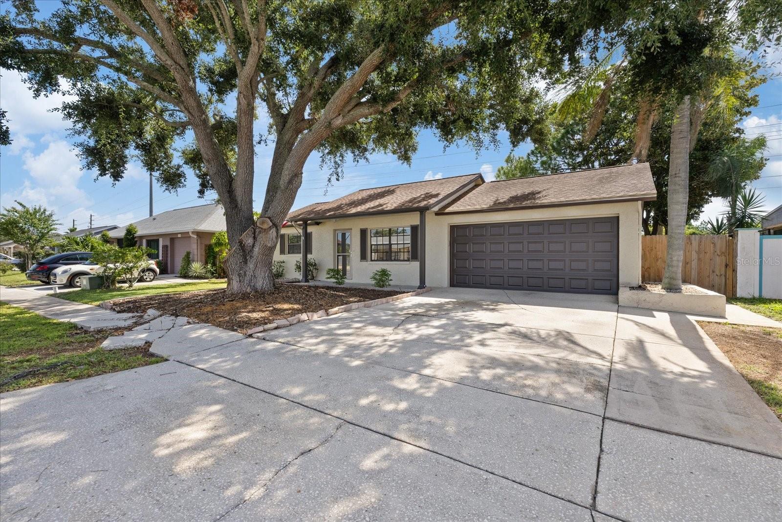 1310 Mandarin Dr Property Photo 5