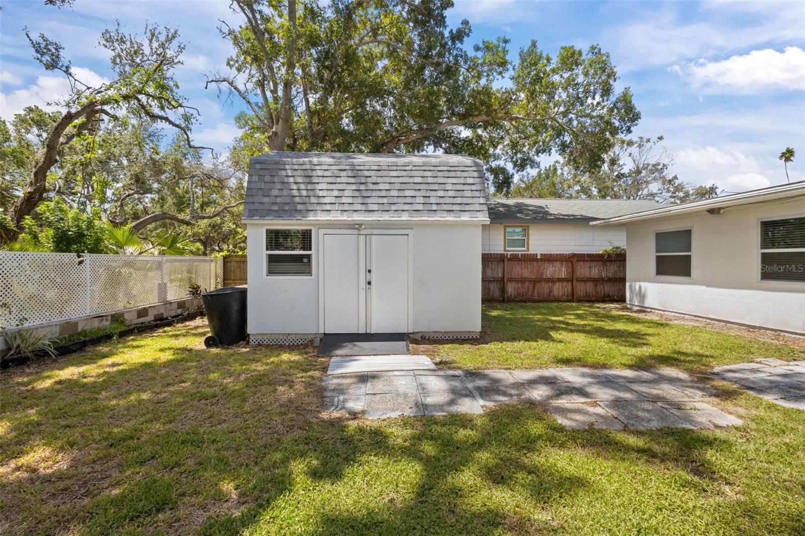 1781 Apache Trl Property Photo 10
