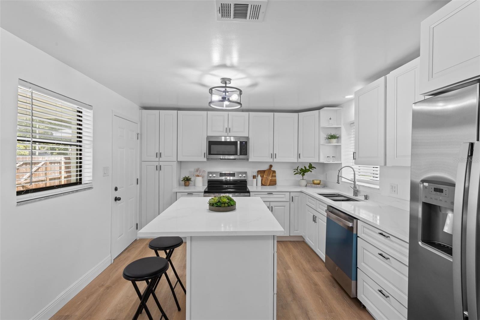 1781 Apache Trl Property Photo 17