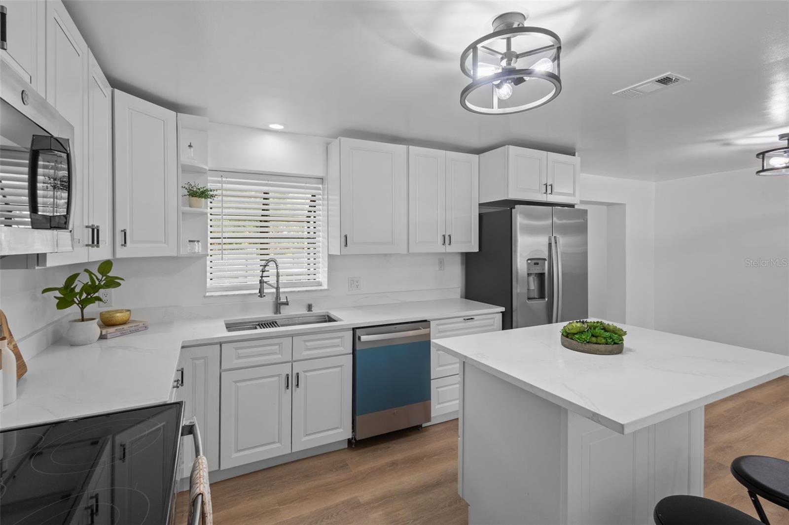 1781 Apache Trl Property Photo 18