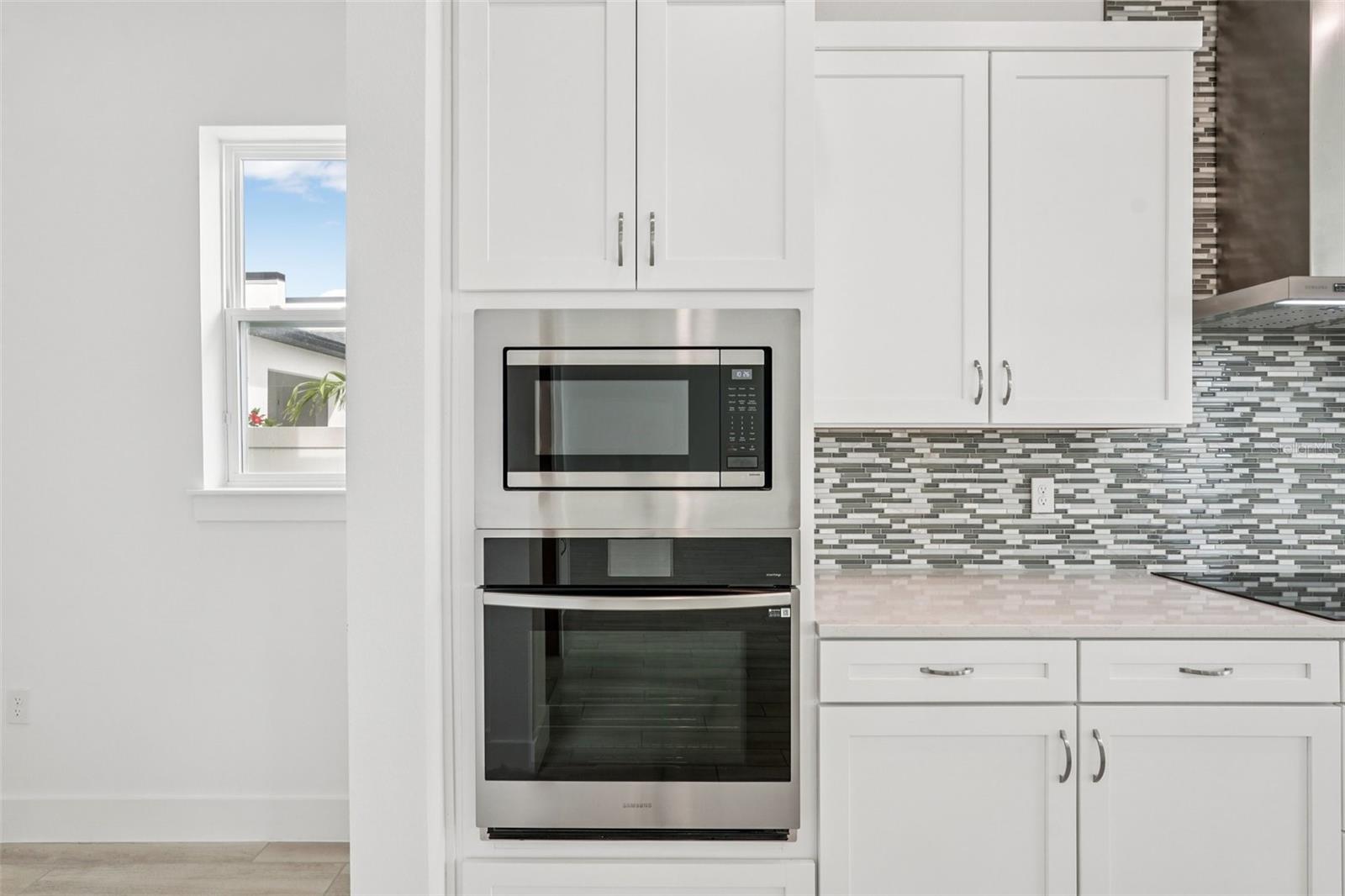 8234 Golden Beach Ct Property Photo 5