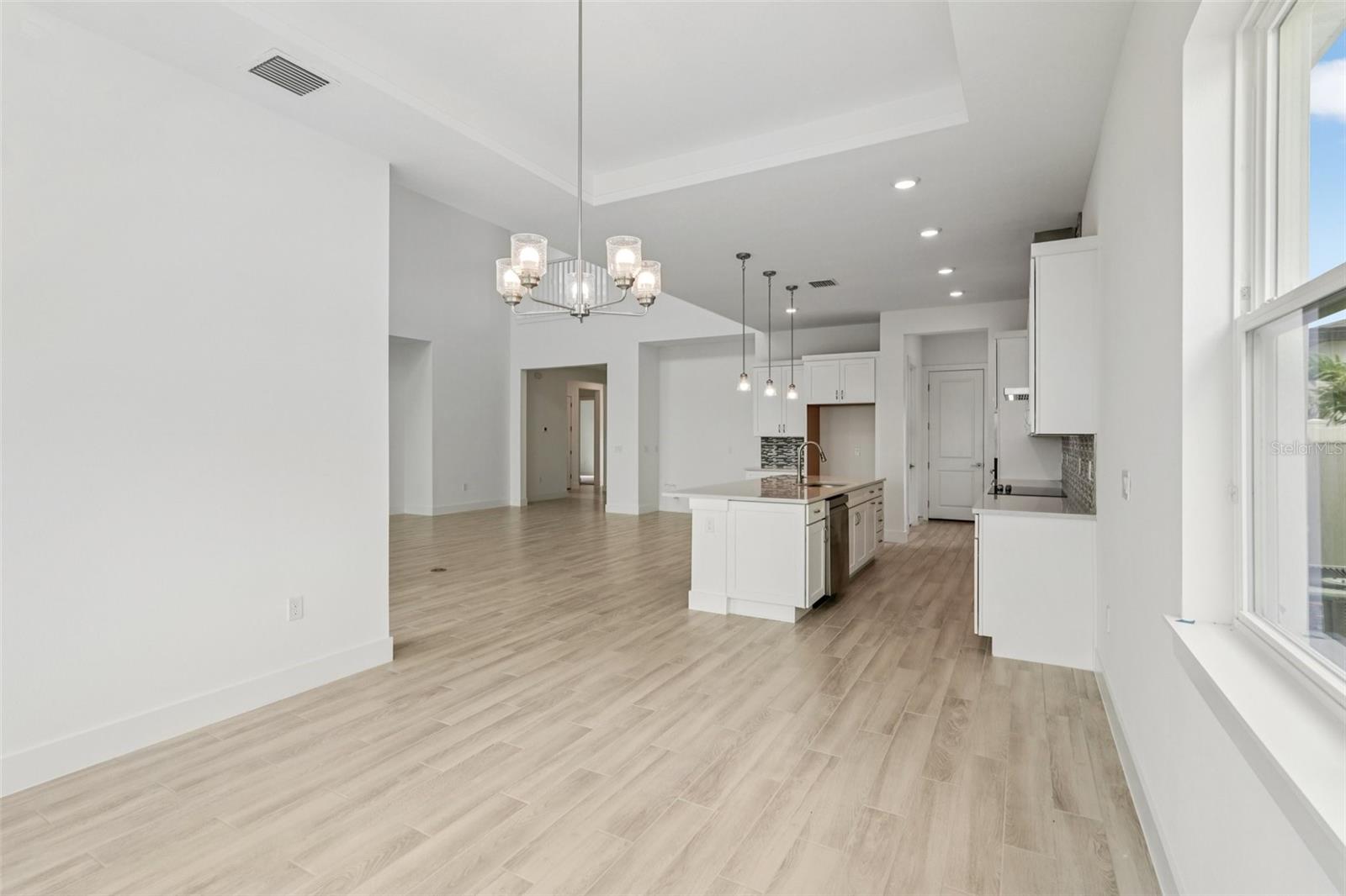 8234 Golden Beach Ct Property Photo 9