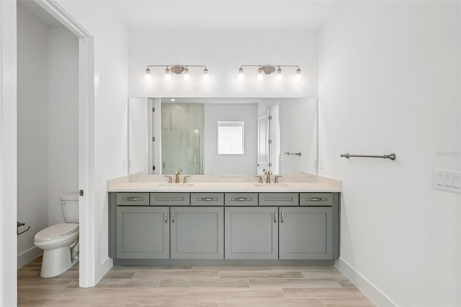 8234 Golden Beach Ct Property Photo 16