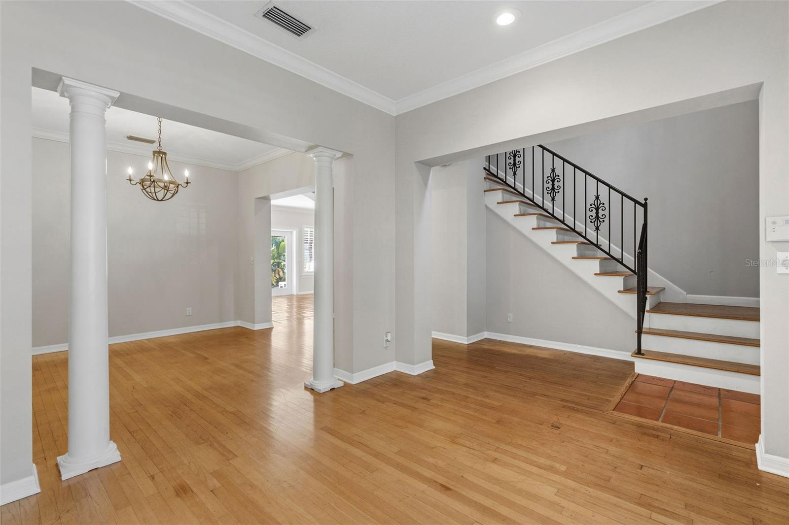 3710 W Leona St Property Photo 6