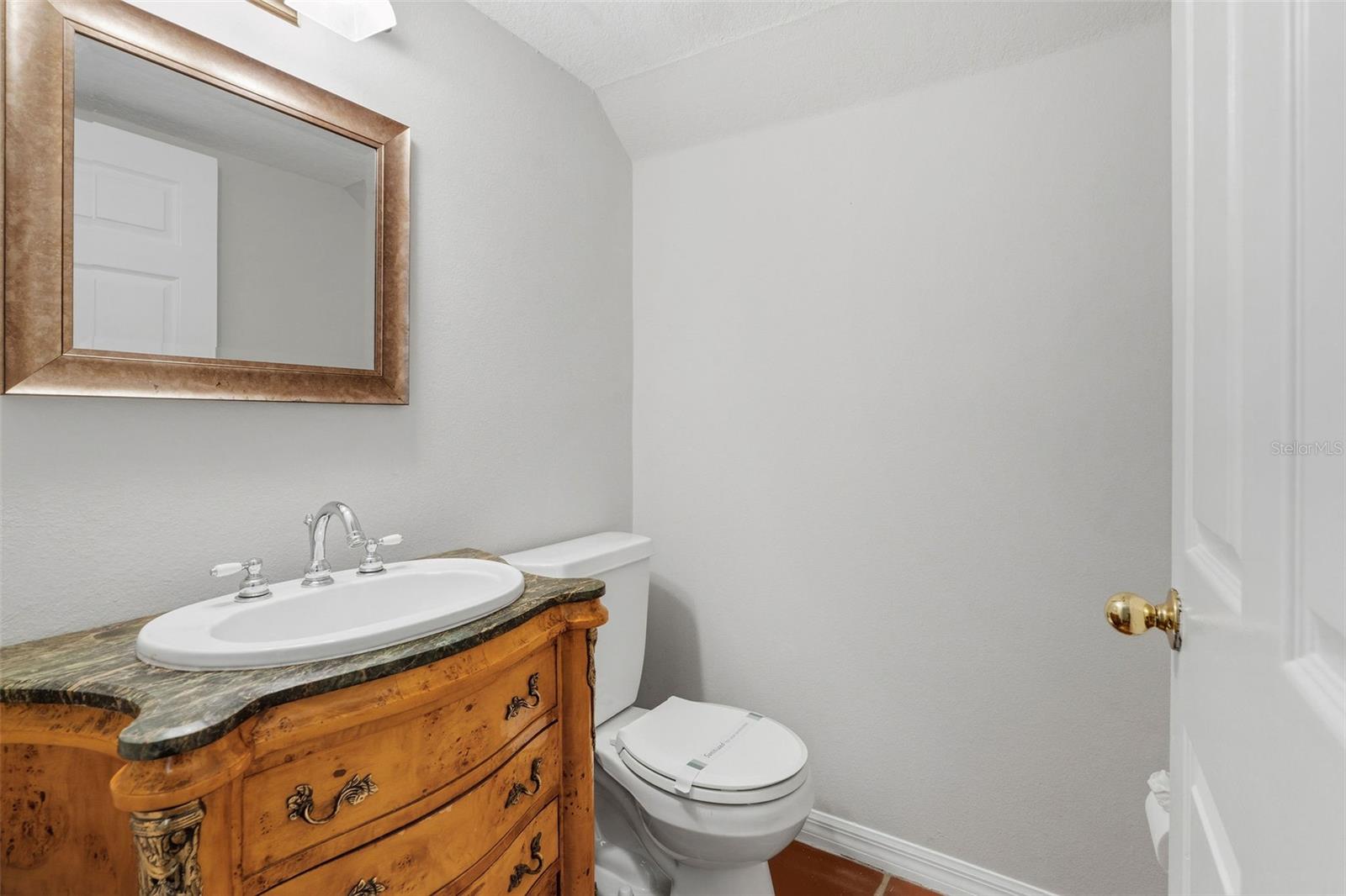 3710 W Leona St Property Photo 9