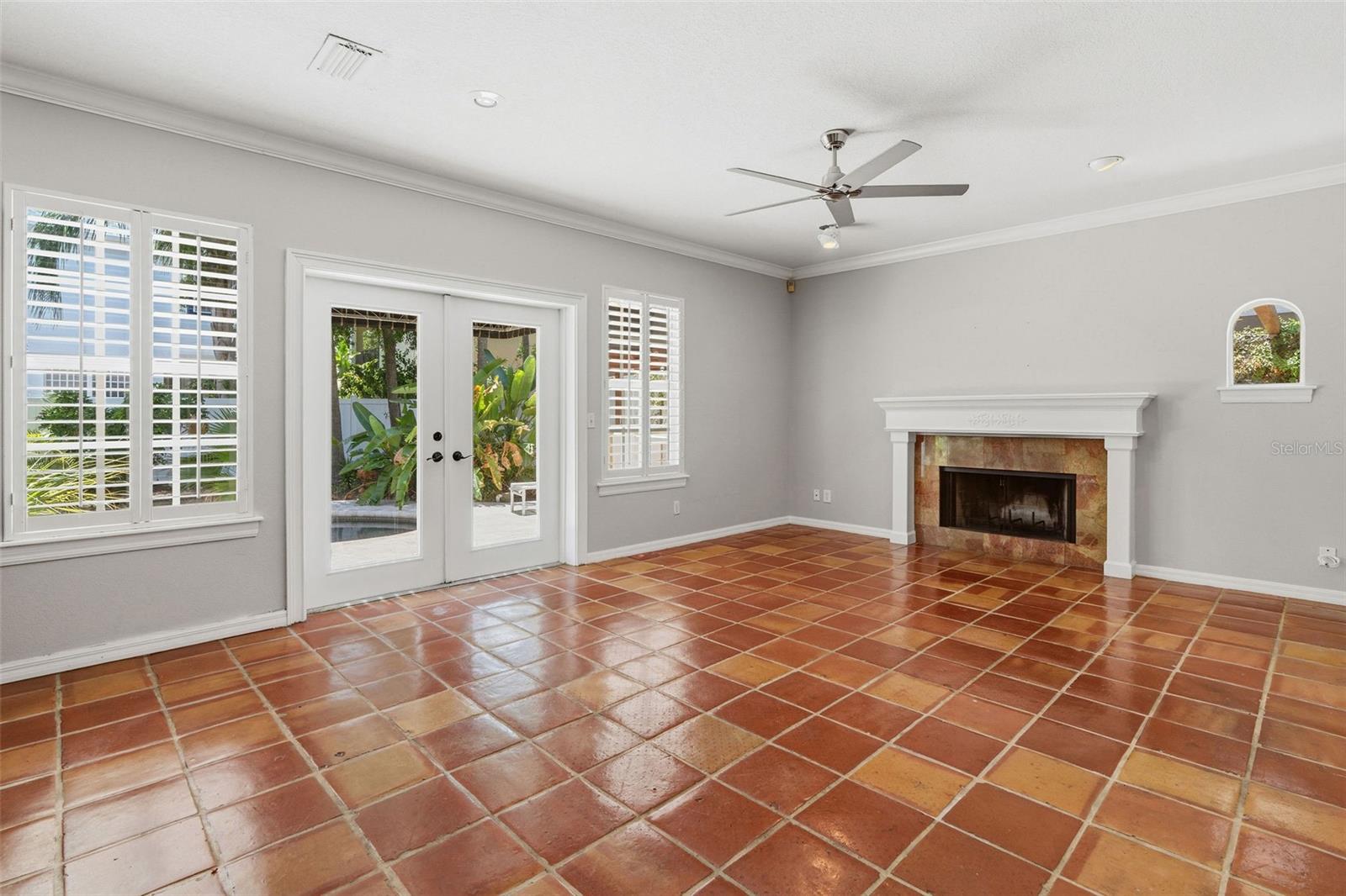 3710 W Leona St Property Photo 10