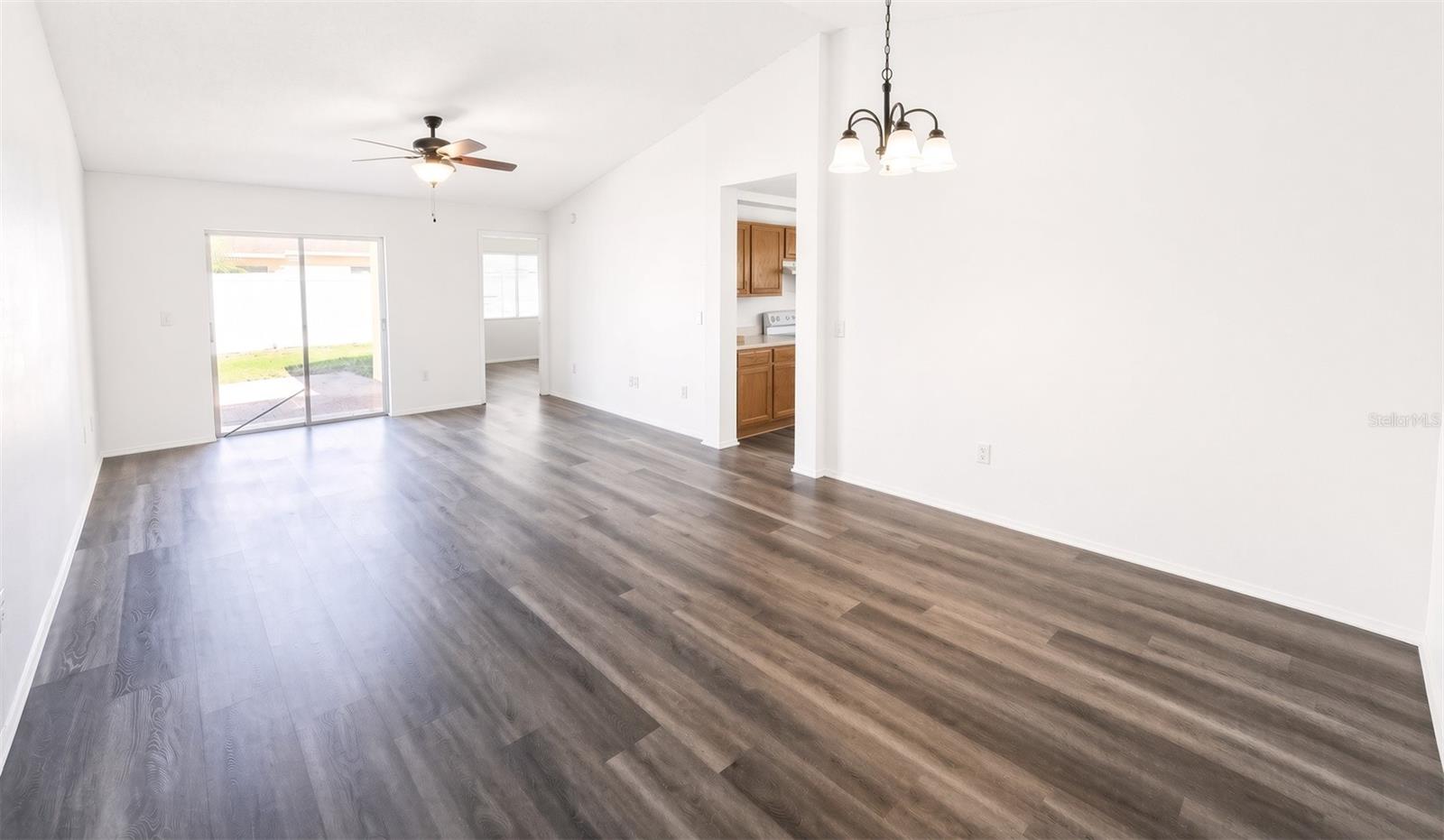 1410 Oakford Ct Property Photo 2