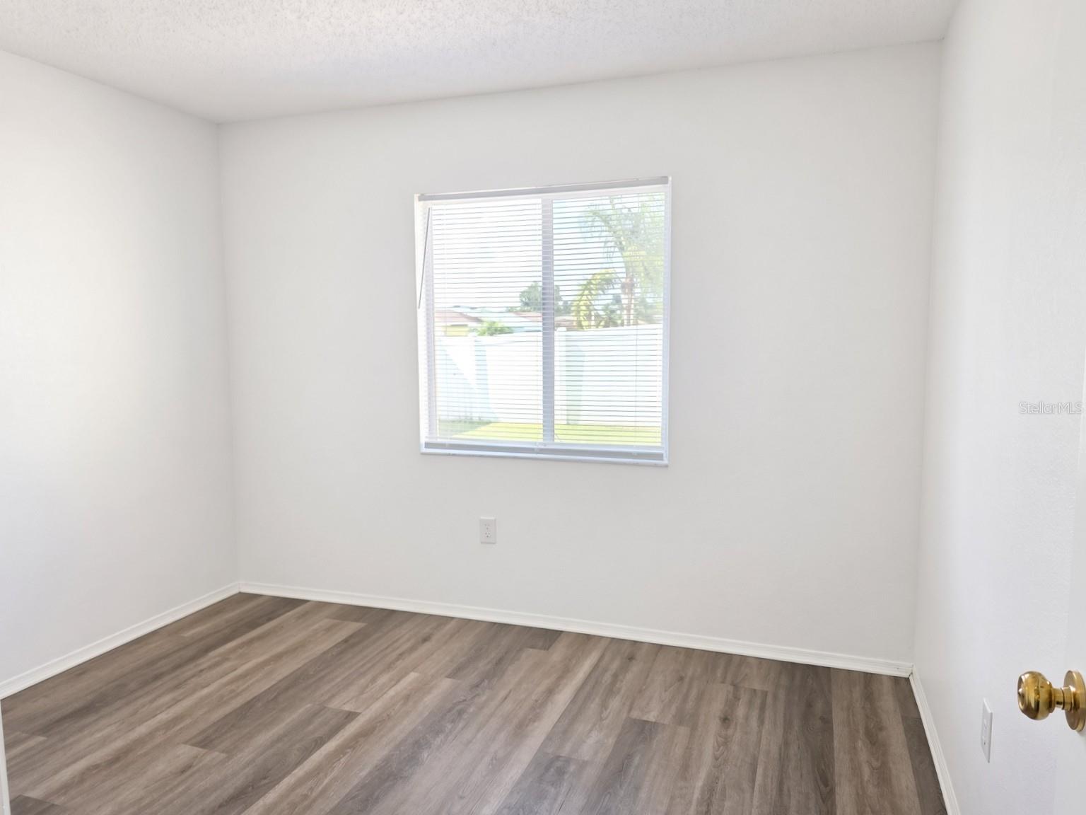 1410 Oakford Ct Property Photo 4