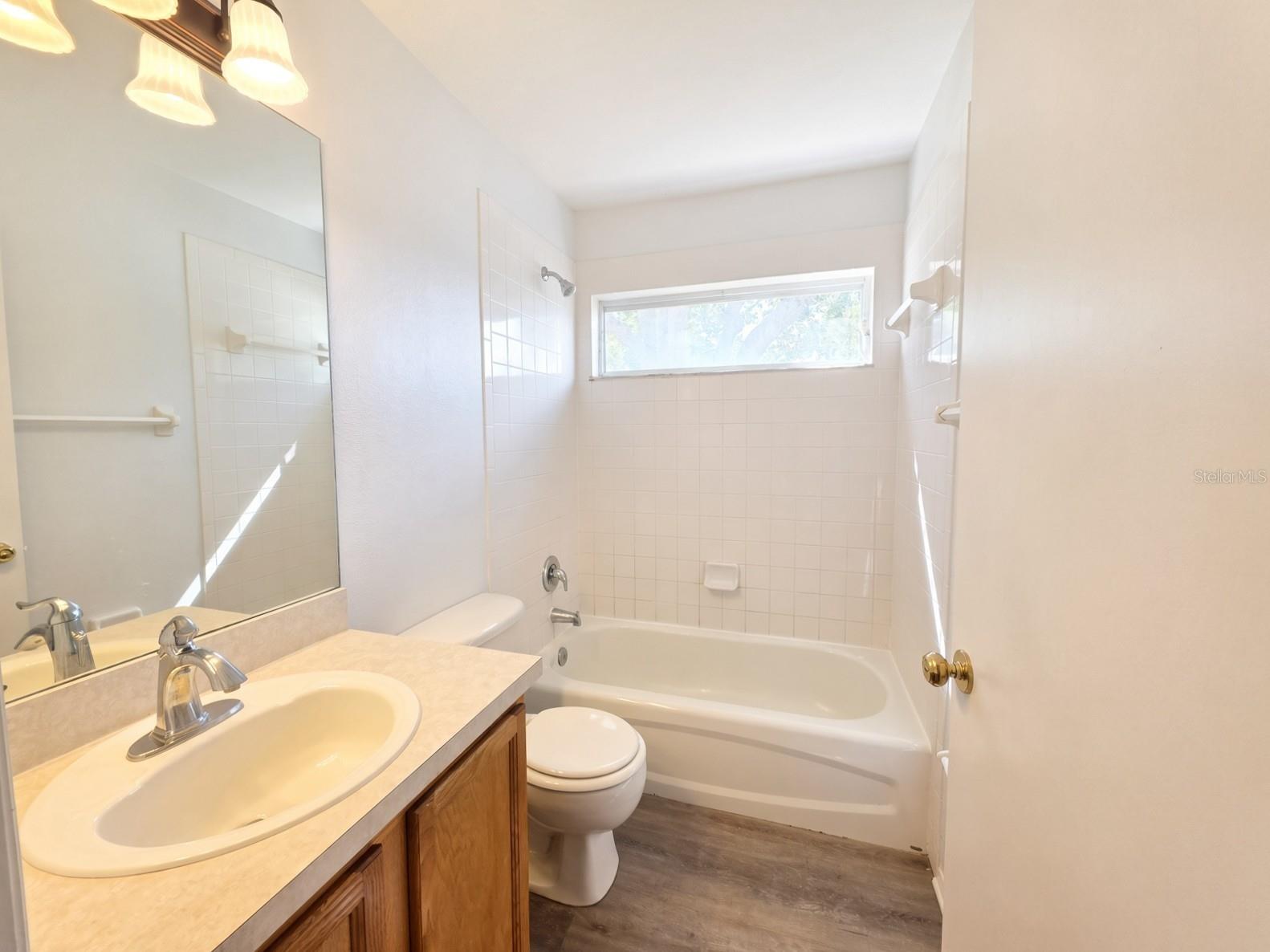 1410 Oakford Ct Property Photo 5