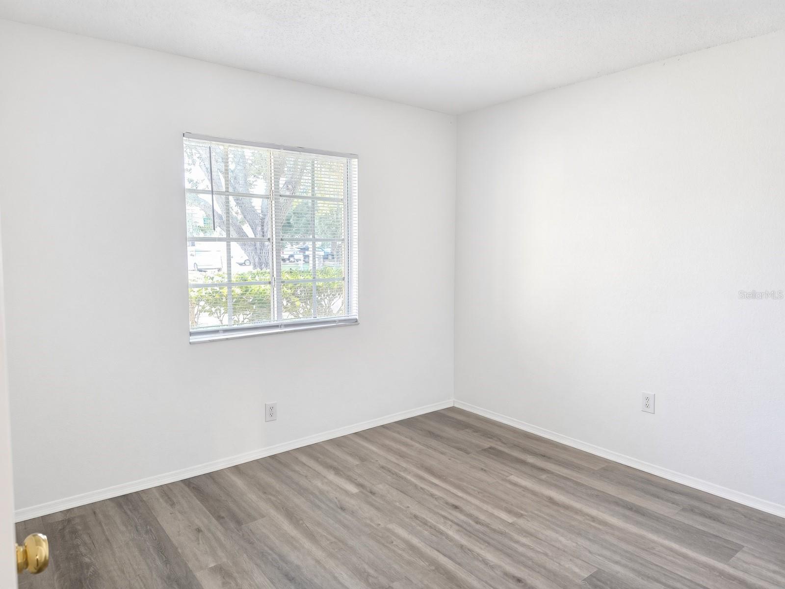 1410 Oakford Ct Property Photo 6