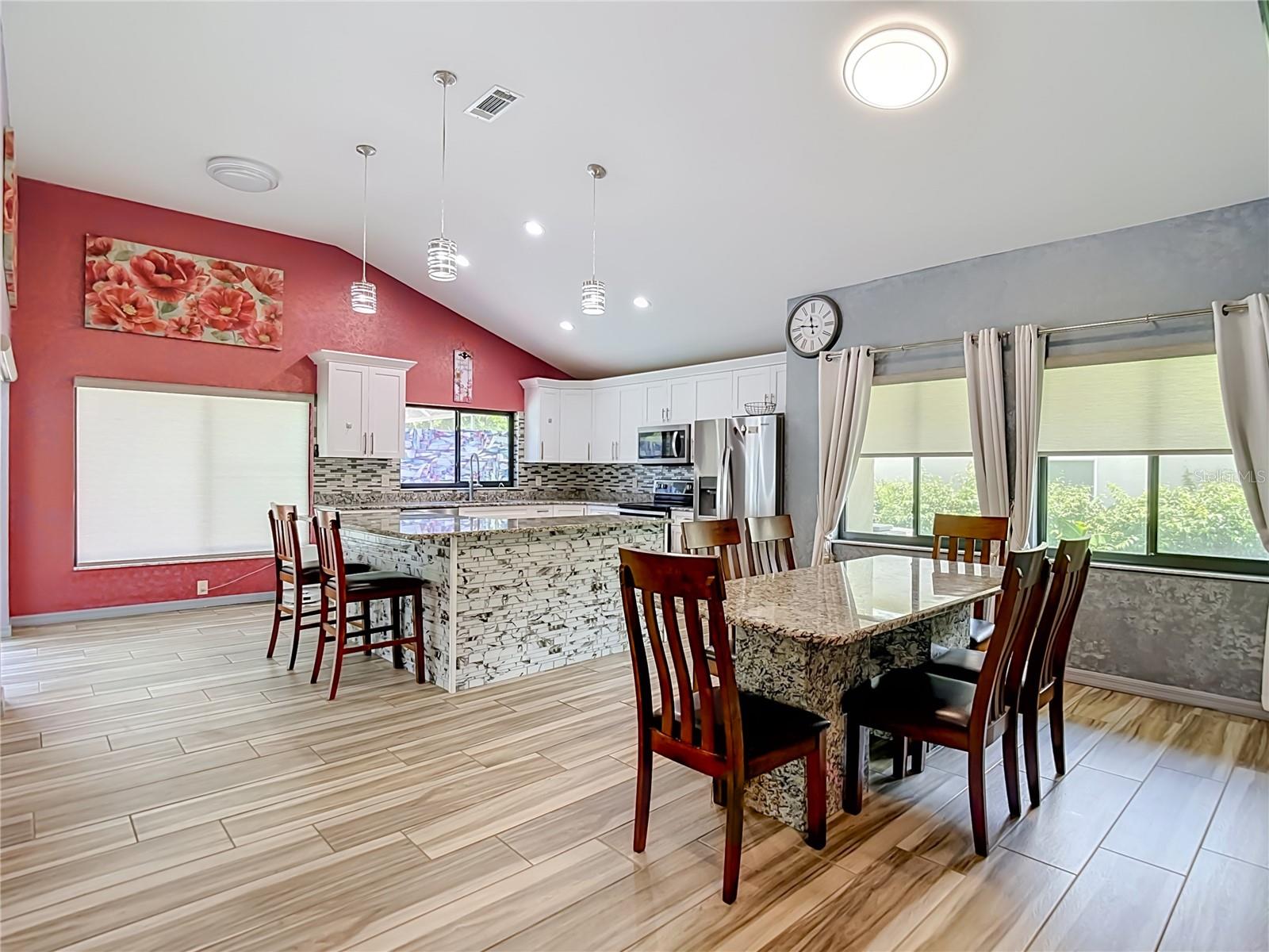 16040 Penwood Dr Property Photo 12