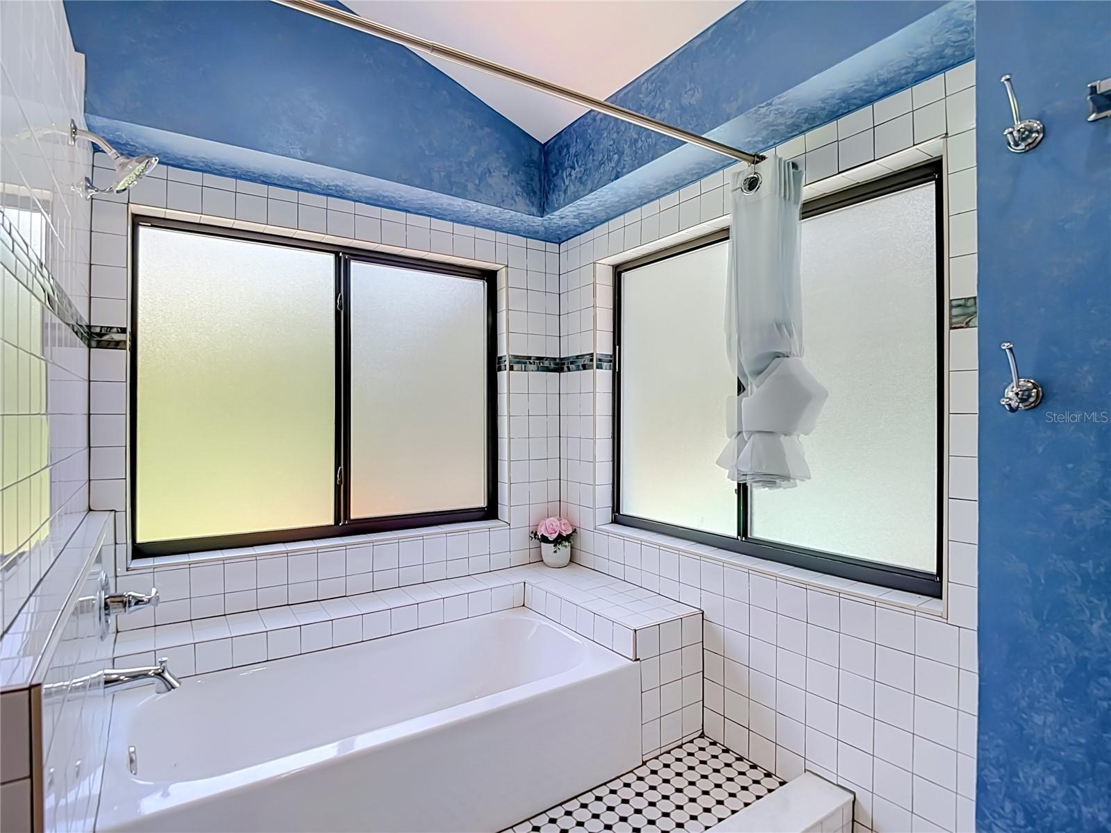 16040 Penwood Dr Property Photo 43
