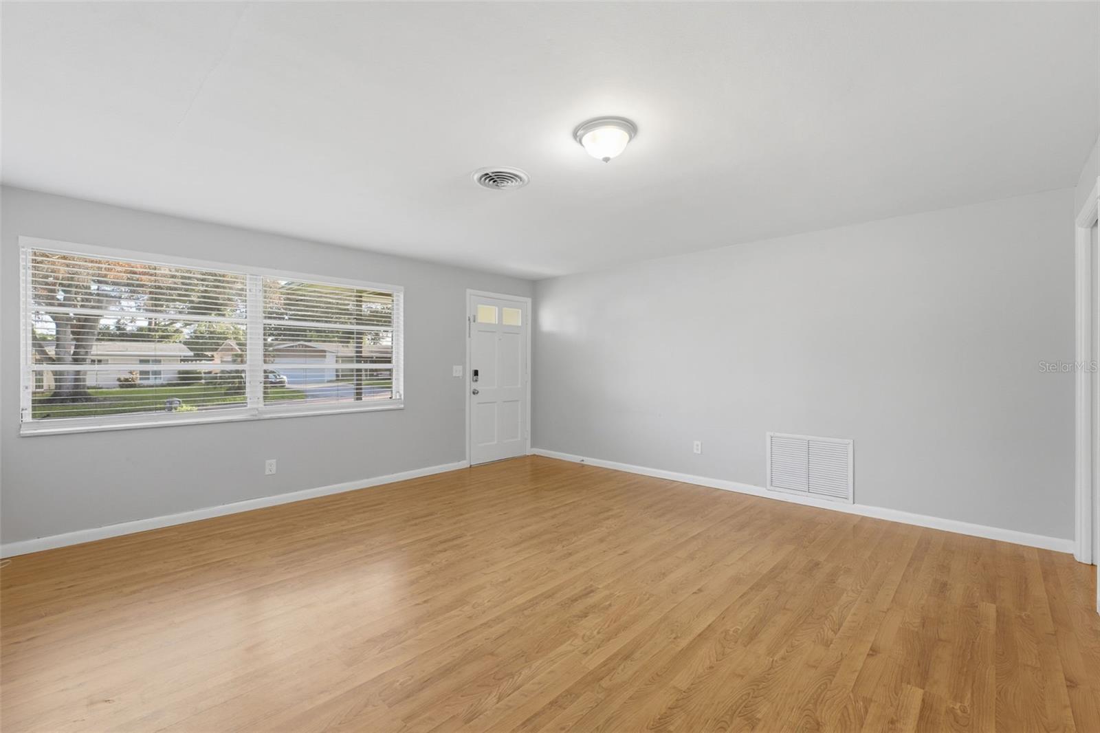 1387 Bellevue Blvd Property Photo 6