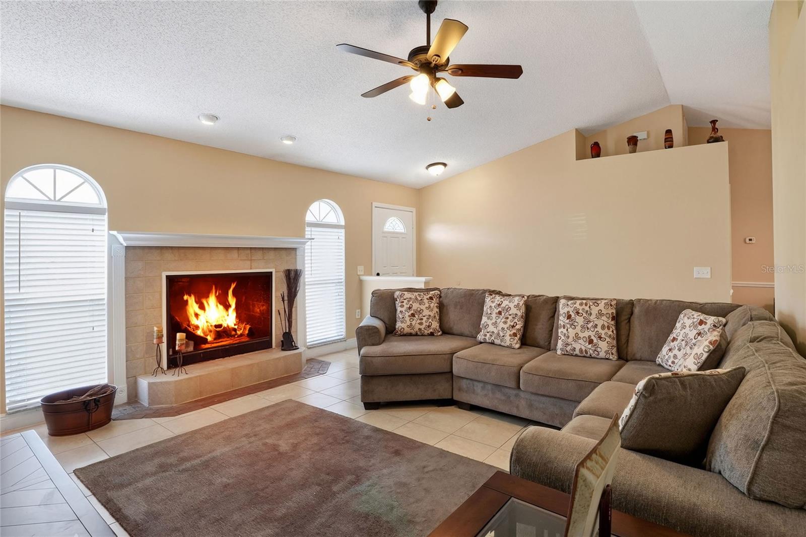 3210 Thoroughbred Loop Property Photo 6