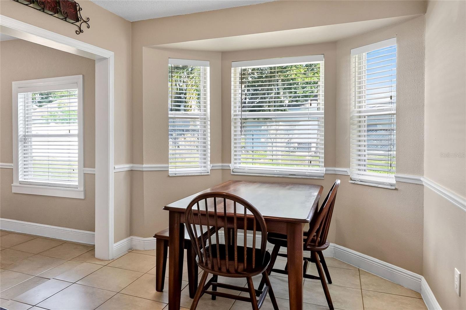 3210 Thoroughbred Loop Property Photo 12