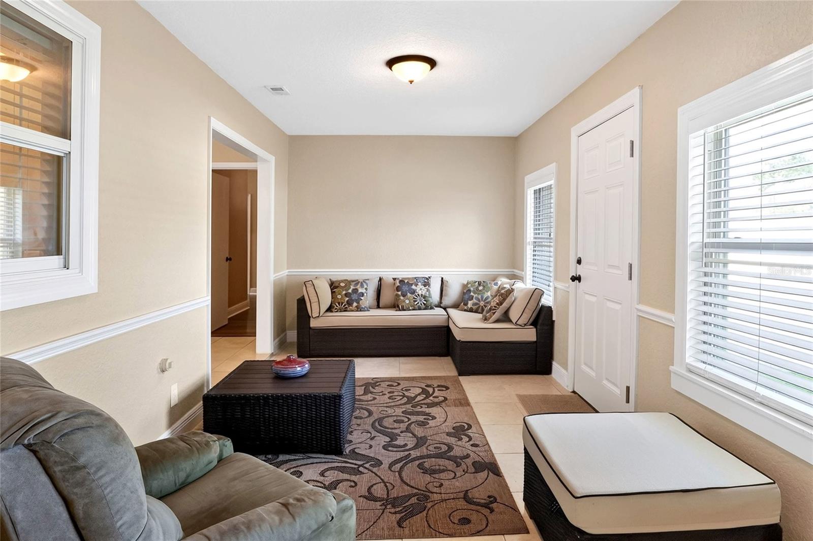 3210 Thoroughbred Loop Property Photo 14