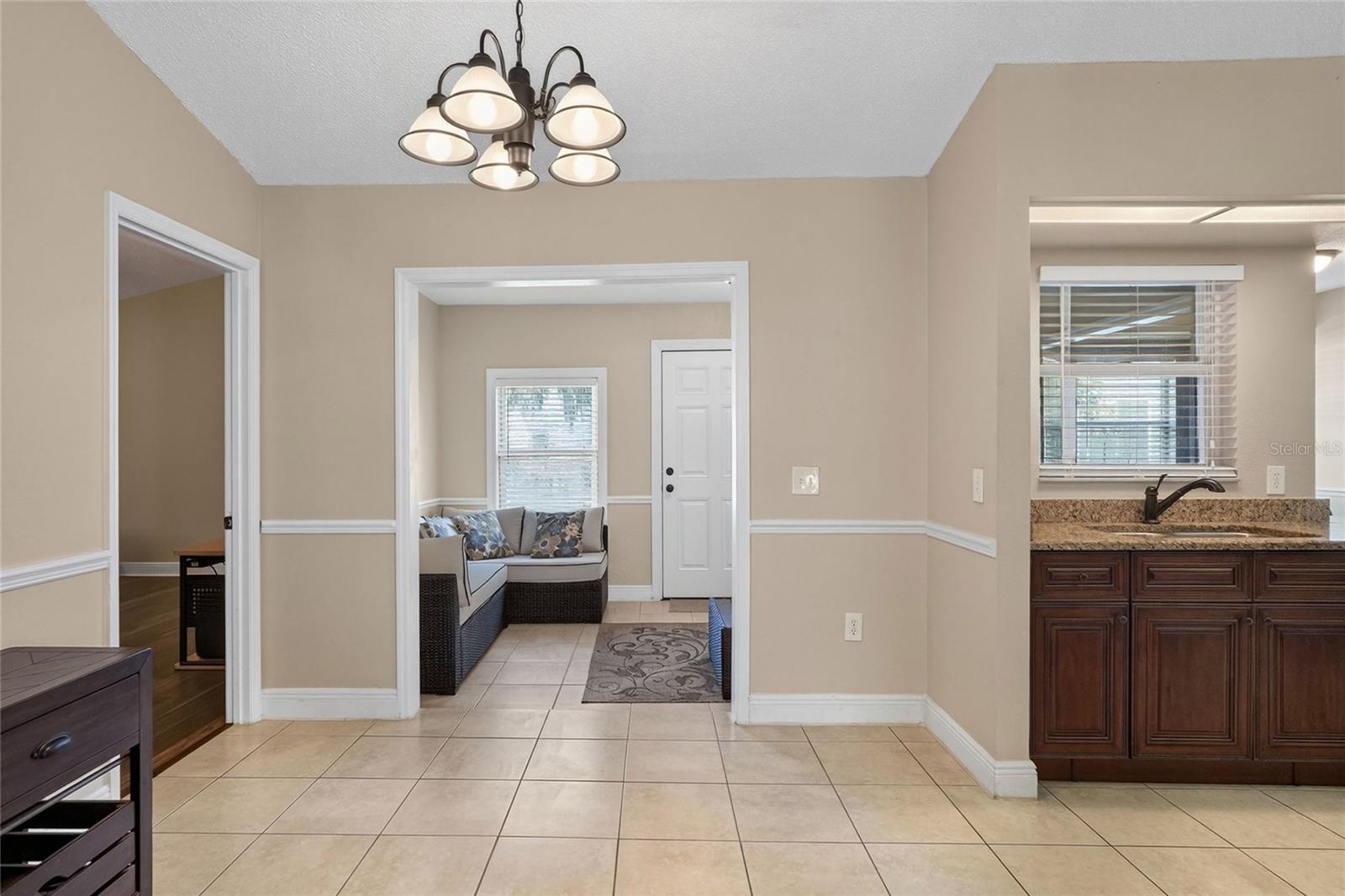 3210 Thoroughbred Loop Property Photo 16