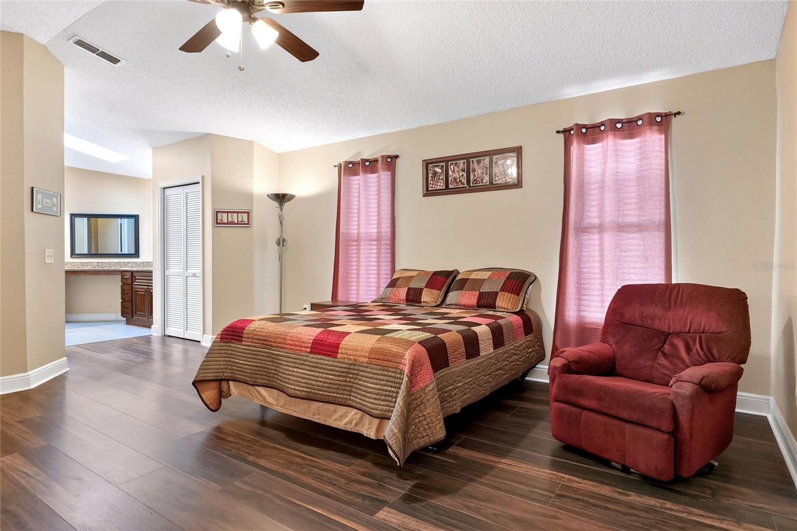 3210 Thoroughbred Loop Property Photo 19
