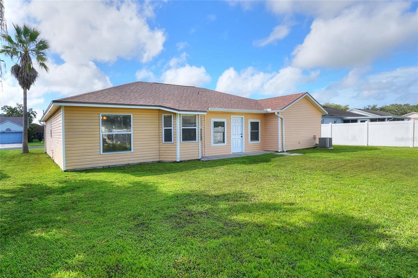 3210 Thoroughbred Loop Property Photo 33