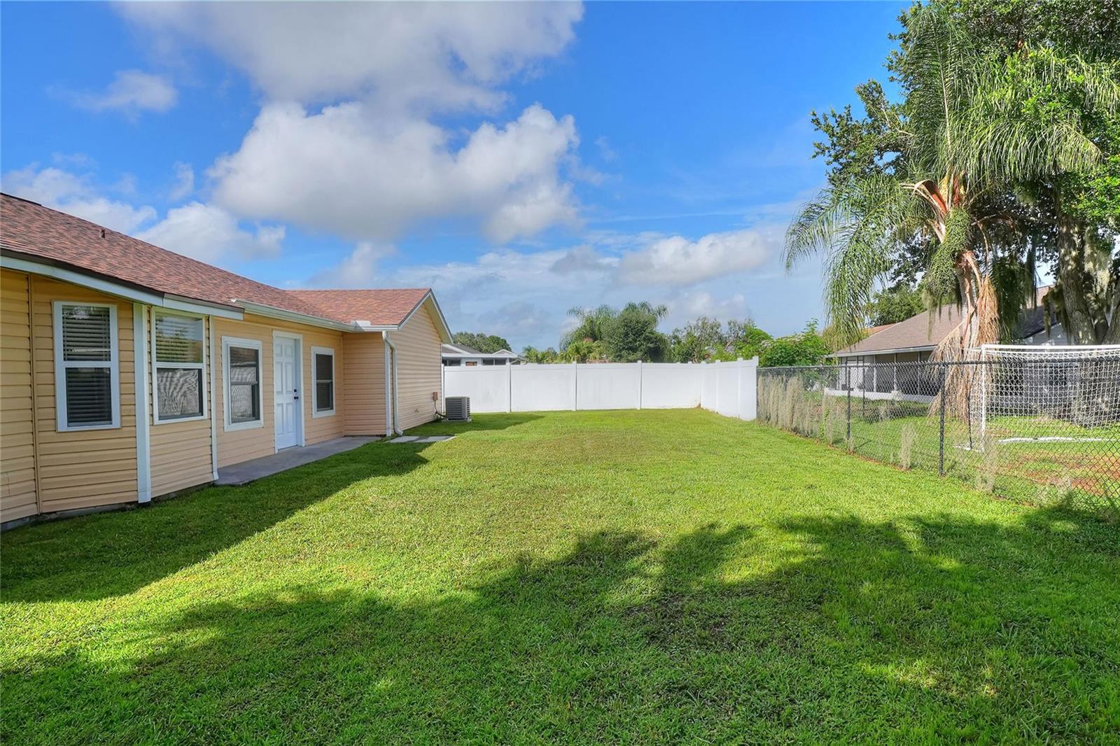 3210 Thoroughbred Loop Property Photo 35