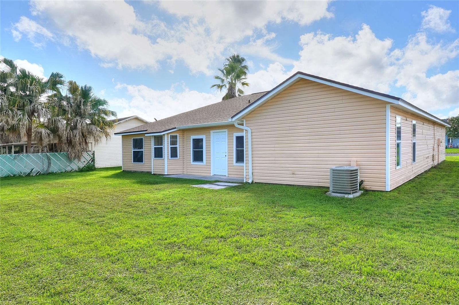 3210 Thoroughbred Loop Property Photo 36