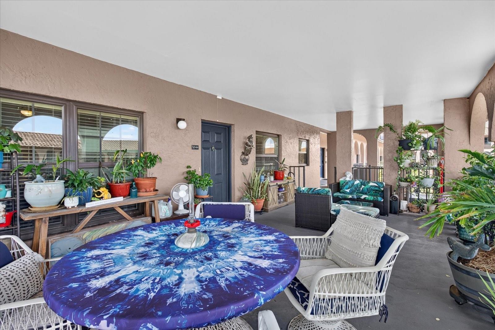 6100 Gulfport Blvd S #401 Property Photo 1