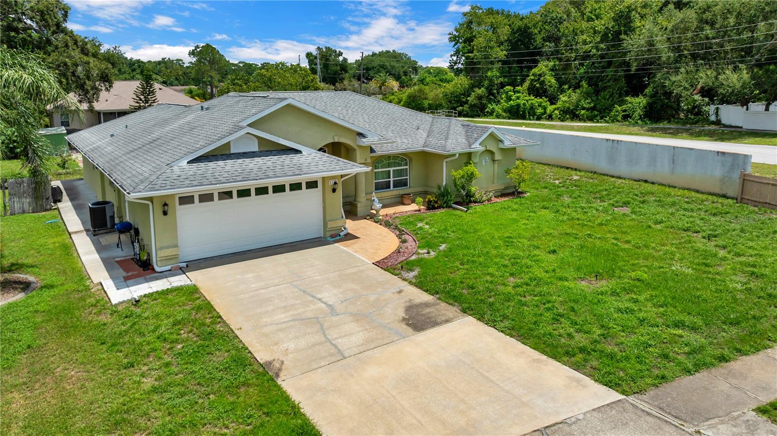 5146 Worth Ct Property Photo 3
