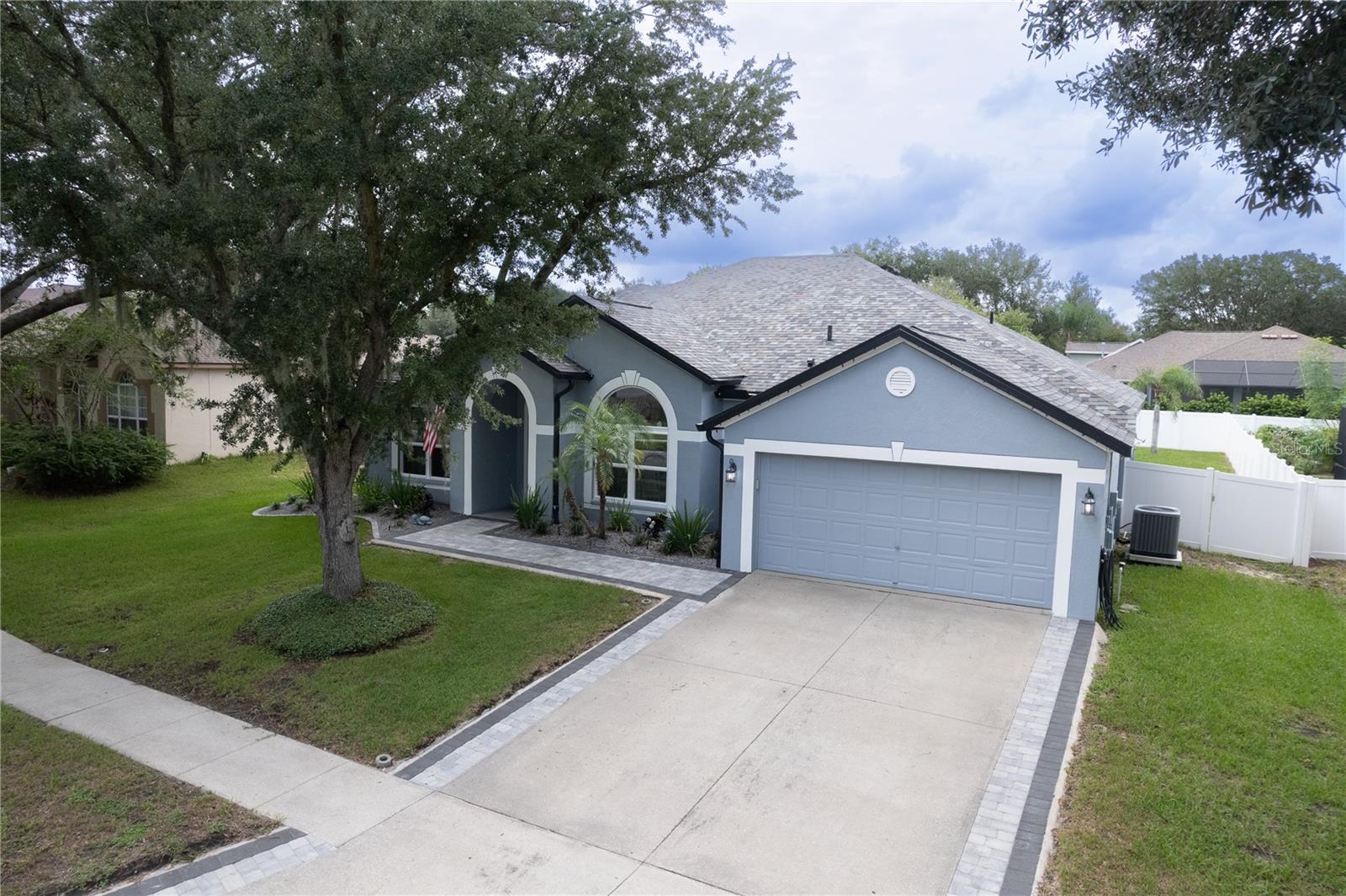 12408 Riverglen Dr Property Photo 2